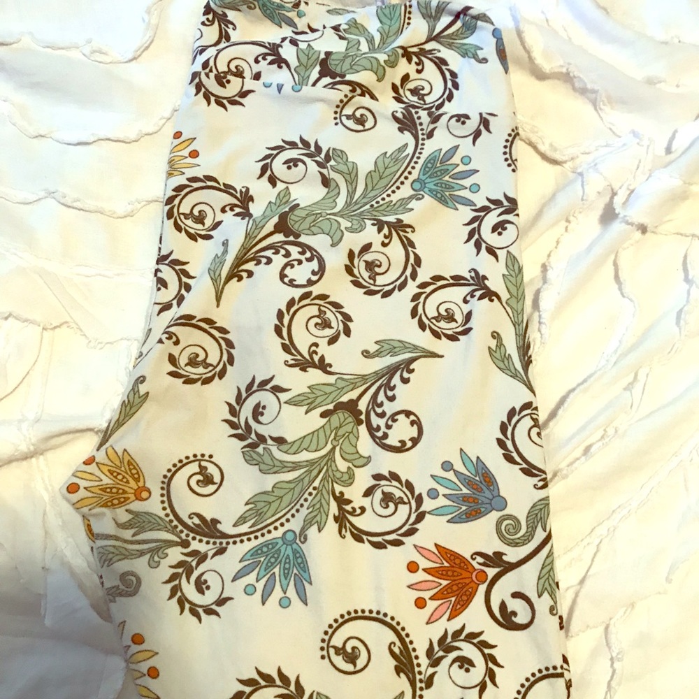 LuLaRoe TC Paisley Cream Scrolls *Unicorn*